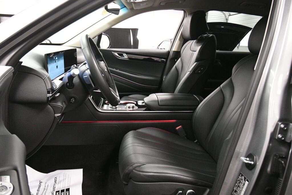 Used 2025 Genesis GV80 2.5T Standard AWD/4WD image 10