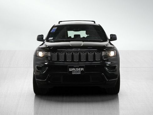 Used 2018 Jeep Grand Cherokee Altitude image 9