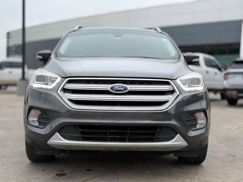 Used 2019 Ford Escape Titanium image 3