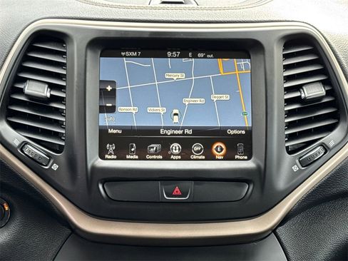 Used 2017 Jeep Cherokee High Altitude image 20