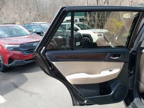 Used 2015 Subaru Outback 2.5i Limited image 29