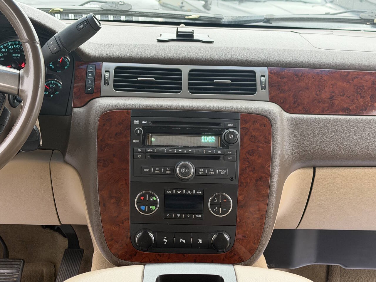 Used 2010 Chevrolet Tahoe LT AWD/4WD image 12