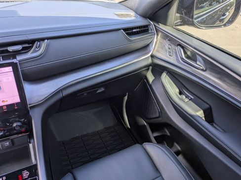 New 2025 Jeep Grand Cherokee L Overland w/ Luxury Tech Group IV image 19