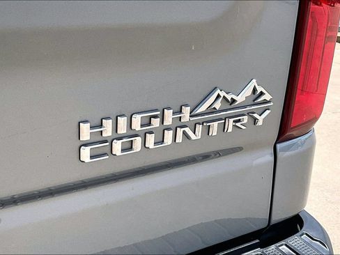 Used 2023 Chevrolet Silverado 1500 High Country w/ High Country Premium Package AWD/4WD image 39