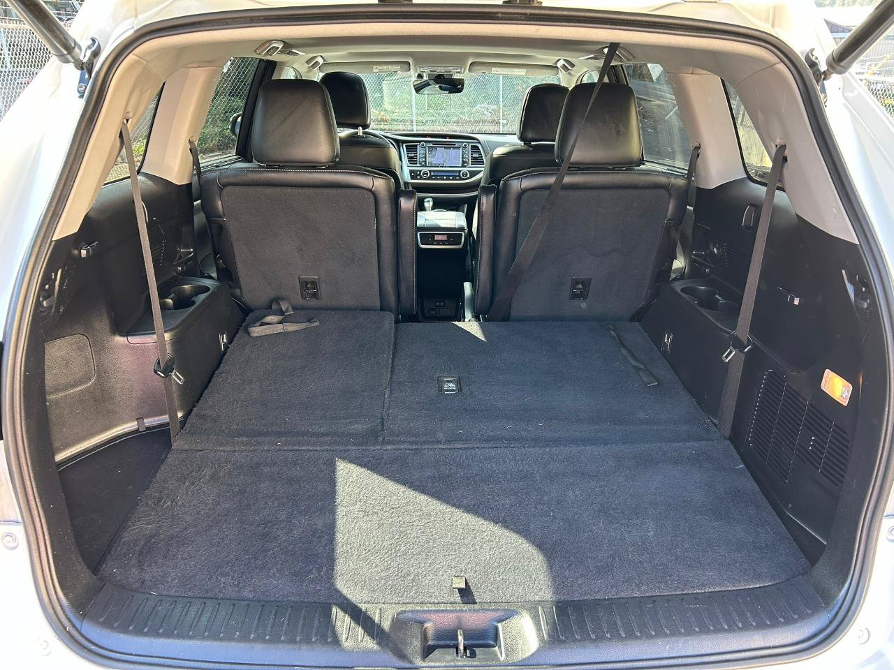 Used 2018 Toyota Highlander Limited AWD/4WD image 16