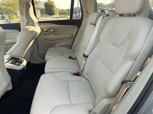 Used 2024 Volvo XC90 B5 Core w/ Protection Package AWD/4WD image 12