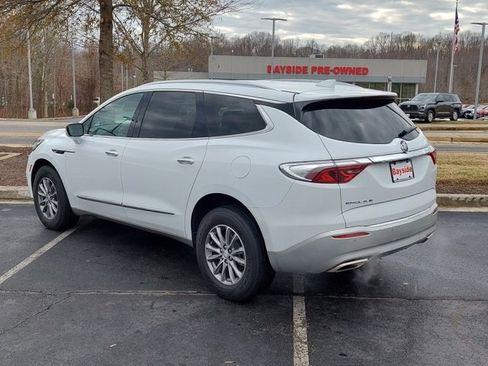 Used 2023 Buick Enclave Essence image 15