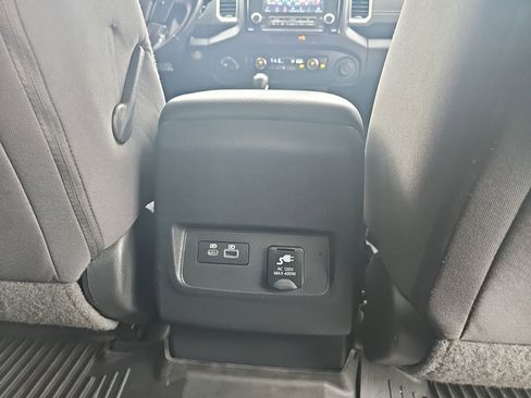 Used 2022 Nissan Frontier SV AWD/4WD image 35