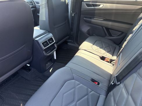 New 2026 Volkswagen Atlas Cross Sport SE FWD image 22