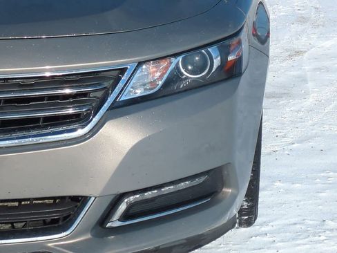 Used 2019 Chevrolet Impala LT image 3