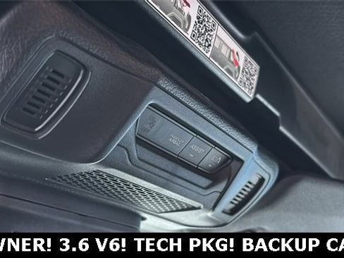 Used 2024 Jeep Wrangler Rubicon w/ Technology Group image 17