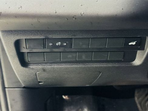 Used 2022 Mitsubishi Outlander SE image 12