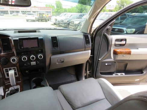 Used 2008 Toyota Sequoia Limited image 23