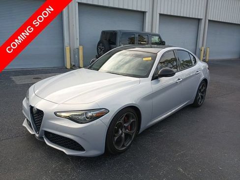 Used 2021 Alfa Romeo Giulia Ti Sport RWD image 2