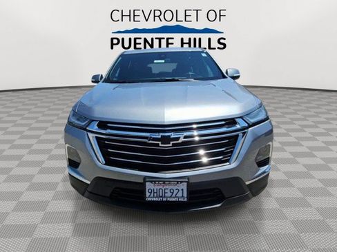 Used 2023 Chevrolet Traverse LT FWD image 3