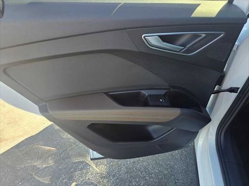 Used 2024 Audi Q4 e-tron Prestige image 20