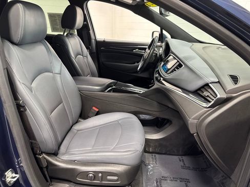 Used 2023 Buick Enclave Essence AWD/4WD image 10