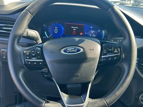 Used 2022 Ford Escape SEL w/ Technology Package FWD image 19
