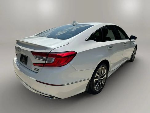 Used 2019 Honda Accord Touring image 9