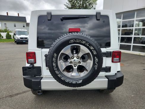 Used 2017 Jeep Wrangler Unlimited Sahara w/ Dual Top Group AWD/4WD image 12