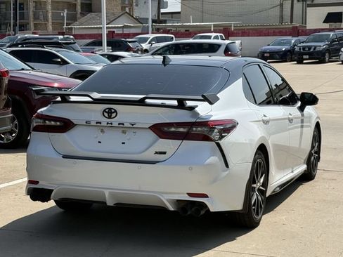 Used 2022 Toyota Camry XSE w/ Navigation Package FWD image 4