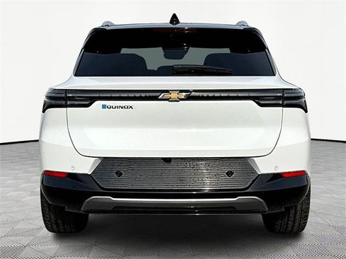 New 2026 Chevrolet Equinox EV LT image 5