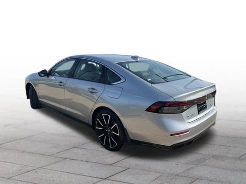 Used 2024 Honda Accord Touring image 4