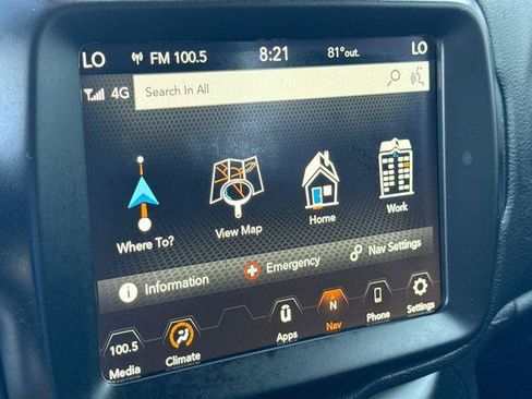 Used 2023 Jeep Renegade Latitude AWD/4WD image 20