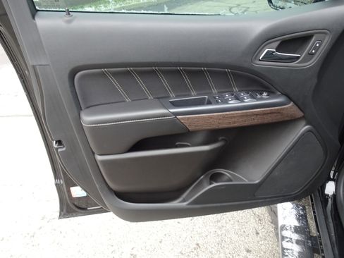 Used 2022 GMC Canyon Denali image 14