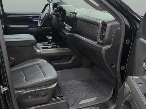 Used 2024 Chevrolet Silverado 1500 LTZ AWD/4WD image 24