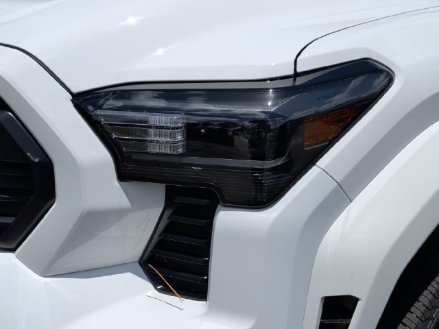 Used 2025 Toyota Tacoma TRD Sport AWD/4WD image 11