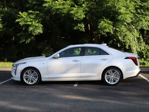 Used 2025 Cadillac CT4 Premium Luxury RWD image 3