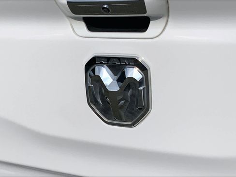 Used 2020 RAM 1500 Limited w/ Body Color Bumper Group image 28