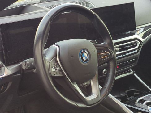 Used 2023 BMW i4 eDrive35 w/ Premium Package RWD image 18