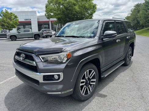 Used 2018 Toyota 4Runner Limited AWD/4WD image 3
