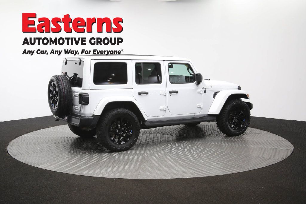 Used 2022 Jeep Wrangler Unlimited Sahara w/ Cold Weather Group AWD/4WD image 45