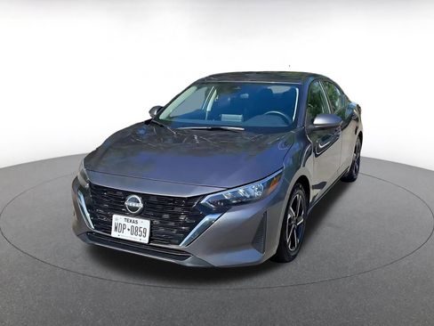 Used 2025 Nissan Sentra SV image 4