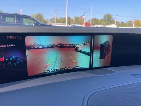 Used 2024 Lincoln Nautilus Premier image 12