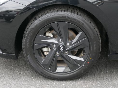 Used 2023 Hyundai Elantra SEL FWD image 10