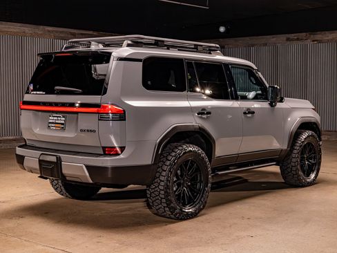 Used 2024 Lexus GX 550 image 10