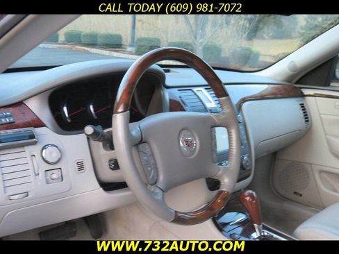 Used 2009 Cadillac DTS image 24