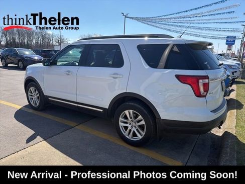Used 2018 Ford Explorer XLT w/ Equipment Group 202A AWD/4WD image 3