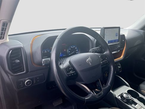 Used 2022 Ford Bronco Sport Badlands image 9