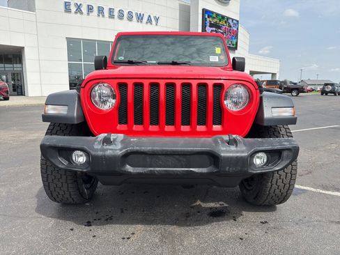 Used 2019 Jeep Wrangler Unlimited Sport S AWD/4WD image 2