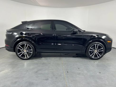 Certified 2024 Porsche Cayenne Coupe AWD/4WD image 8