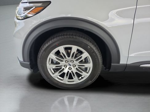 New 2026 Ford Explorer Platinum RWD image 29