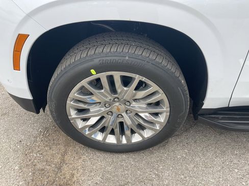 New 2026 Chevrolet Suburban Premier image 9