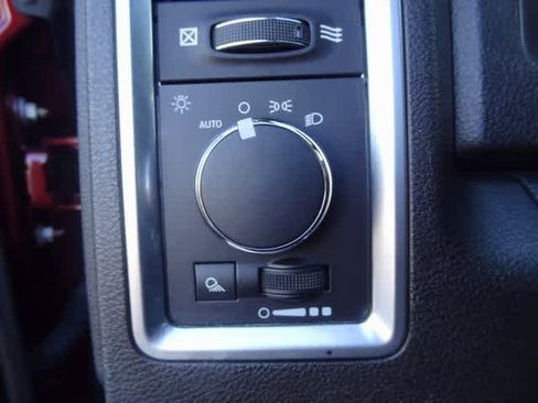 Used 2022 RAM 1500 Classic SLT image 15