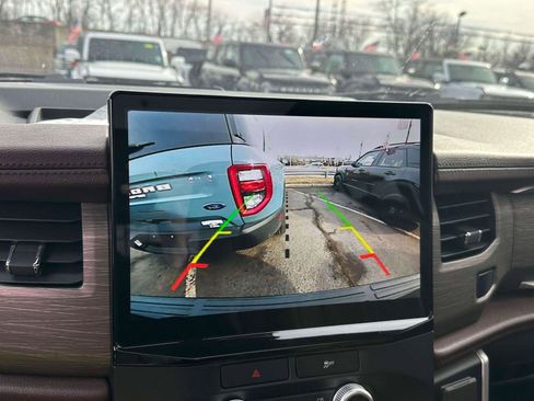 Used 2022 Ford Expedition Limited image 27