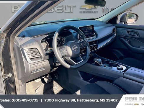 Used 2024 Nissan Rogue S AWD/4WD image 12